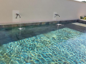 Mas Les Cigales Avec Piscine